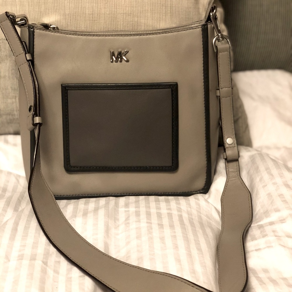 MICHAEL KORS Crossbody Bag